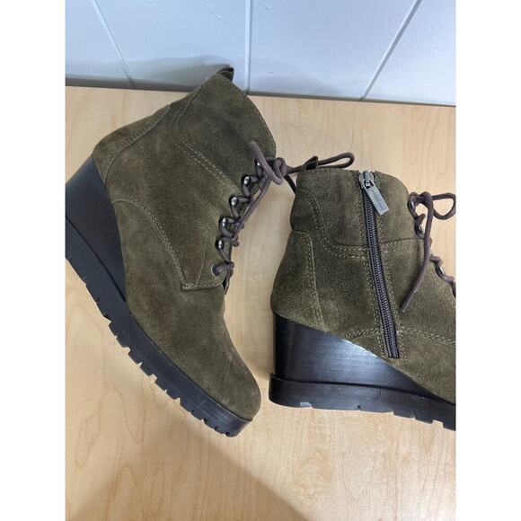 Aquatalia Chance Wedge Waterproof Boot in Forest (Olive Green) Suede SZ 6 1/2 - Picture 8 of 9